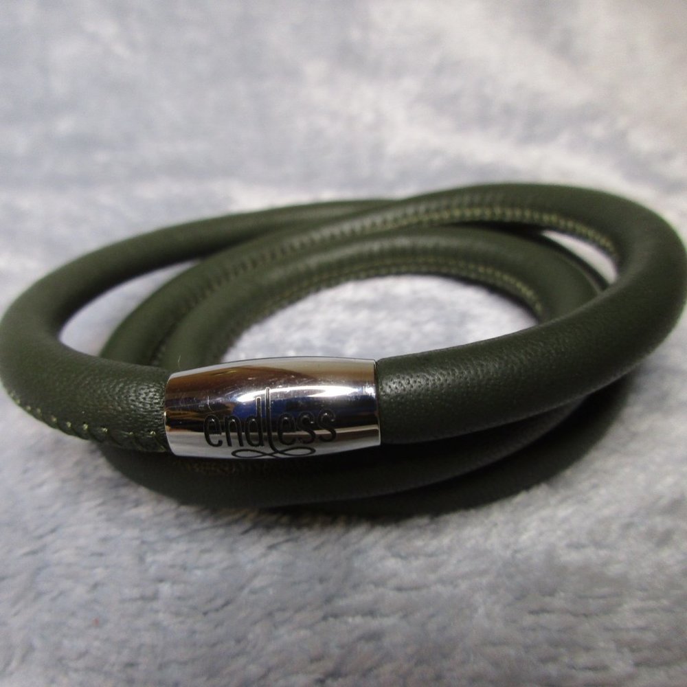 Endless Triple Green Leather Bracelet Silver Clasp By JLO 7 inch NEW A29